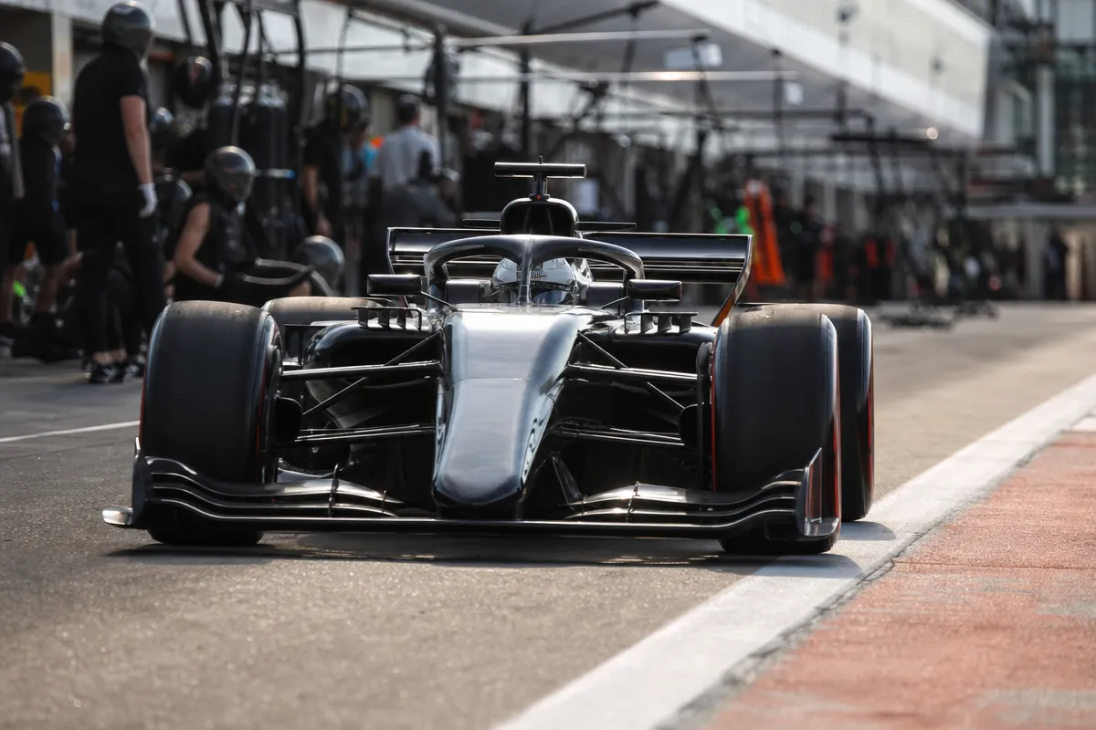 Fodbold vs. Formel 1: Hvilken sport er mest populær?